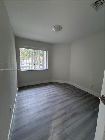 553 NW 208th Ter 553, Pembroke Pines, FL 33029