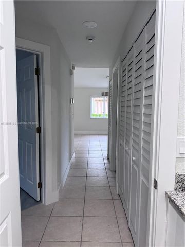 553 NW 208th Ter 553, Pembroke Pines, FL 33029