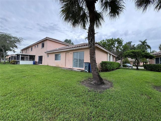 553 NW 208th Ter 553, Pembroke Pines, FL 33029