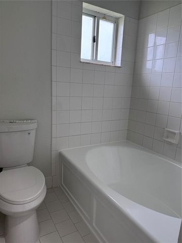 553 NW 208th Ter 553, Pembroke Pines, FL 33029