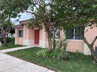 553 NW 208th Ter 553, Pembroke Pines, FL 33029