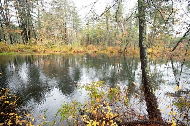 59 Squannacook Rd, Shirley, MA 01464