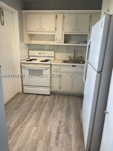 950 Hillcrest Dr 506, Hollywood, FL 33021