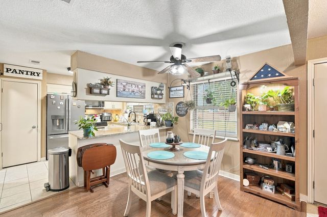 300 Pebble Creek Lane, Red Oak, TX 75154