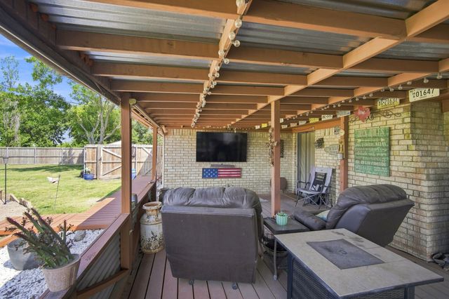 300 Pebble Creek Lane, Red Oak, TX 75154