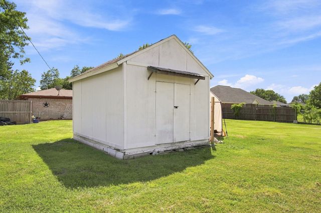 300 Pebble Creek Lane, Red Oak, TX 75154