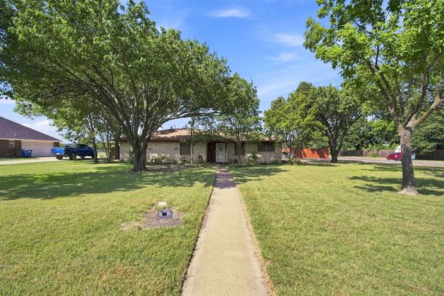 300 Pebble Creek Lane, Red Oak, TX 75154