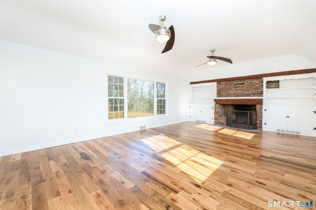 1625 North Street, Suffield, CT 06078