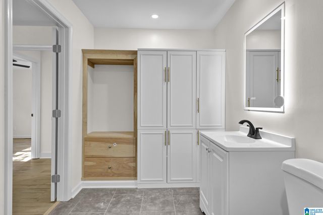 912 CLARK MOUNTAIN ROAD, Hueytown, AL 35023