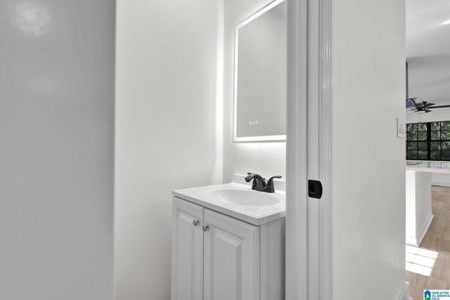 912 CLARK MOUNTAIN ROAD, Hueytown, AL 35023