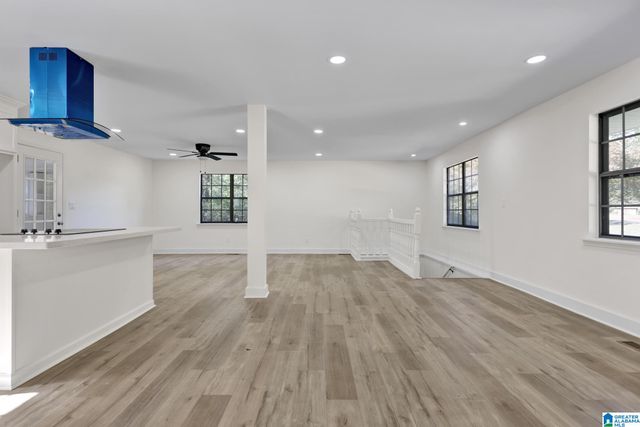 912 CLARK MOUNTAIN ROAD, Hueytown, AL 35023