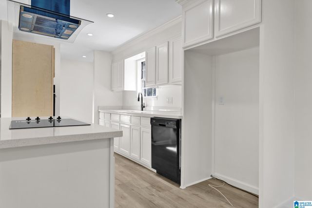 912 CLARK MOUNTAIN ROAD, Hueytown, AL 35023