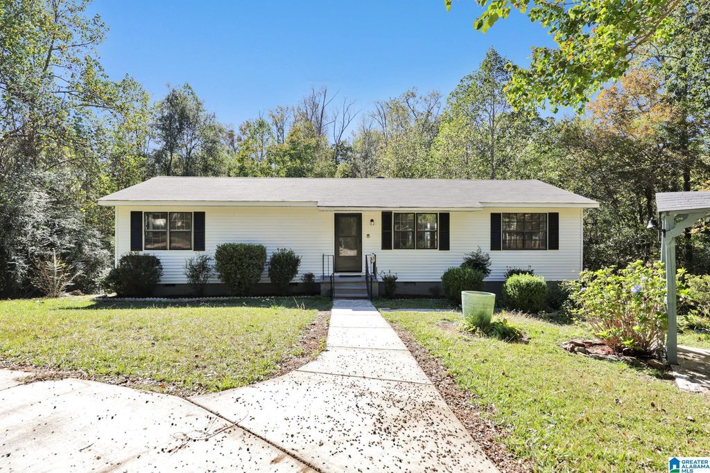 912 CLARK MOUNTAIN ROAD, Hueytown, AL 35023