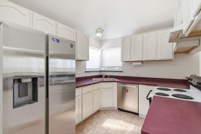 705 Oak Park Drive, Azle, TX 76020