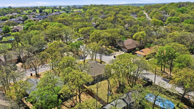 705 Oak Park Drive, Azle, TX 76020