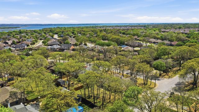 705 Oak Park Drive, Azle, TX 76020