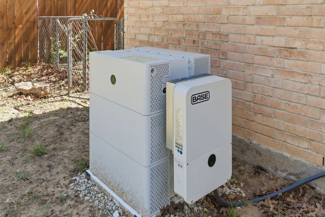 705 Oak Park Drive, Azle, TX 76020