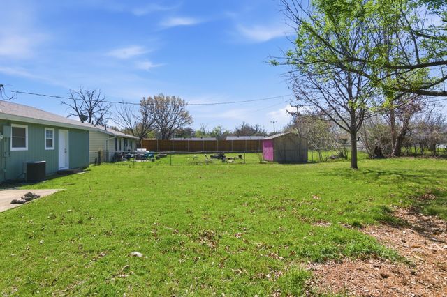 809 Milam Drive, Euless, TX 76039