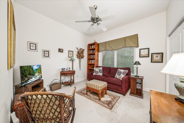 141 Mountain View Dr, Crossville, TN 38558