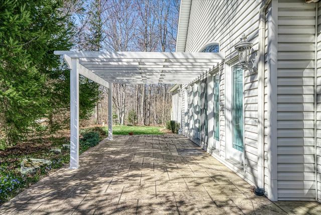 141 Mountain View Dr, Crossville, TN 38558