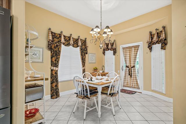 141 Mountain View Dr, Crossville, TN 38558
