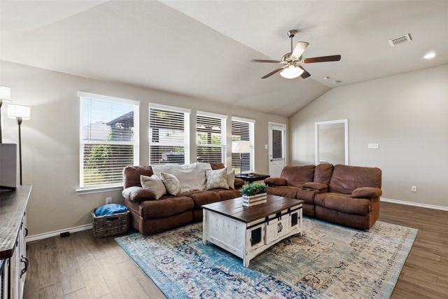 2541 Weatherford Heights Drive, Weatherford, TX 76087