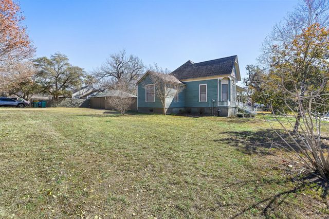 348 N Franklin Street, La Grange, TX 78945