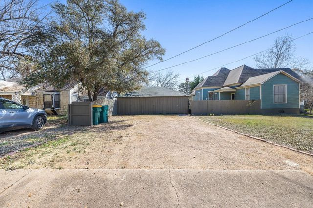 348 N Franklin Street, La Grange, TX 78945