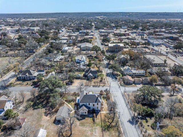 348 N Franklin Street, La Grange, TX 78945