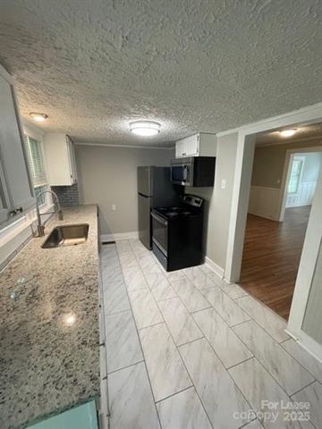 1036 Ridge Avenue, Gastonia, NC 28052