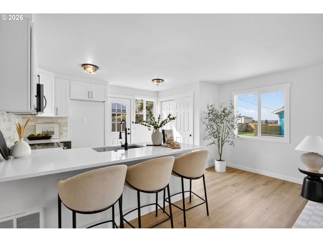 4915 Ne 79TH Ave, Portland, OR 97218