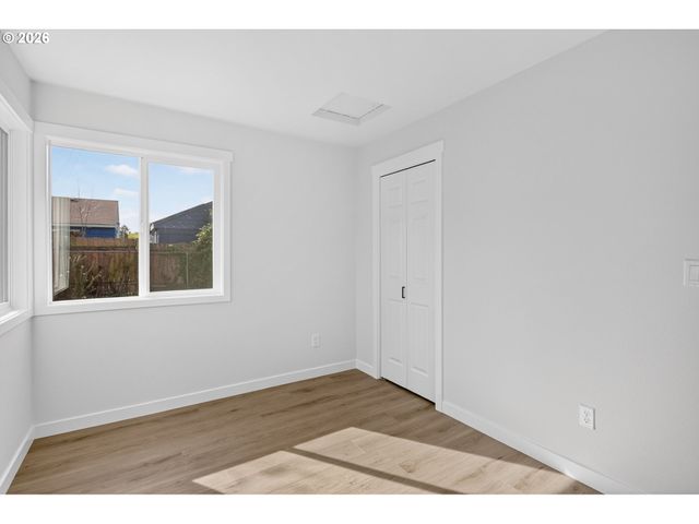 4915 Ne 79TH Ave, Portland, OR 97218