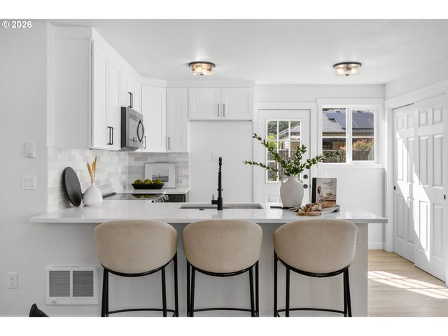 4915 Ne 79TH Ave, Portland, OR 97218