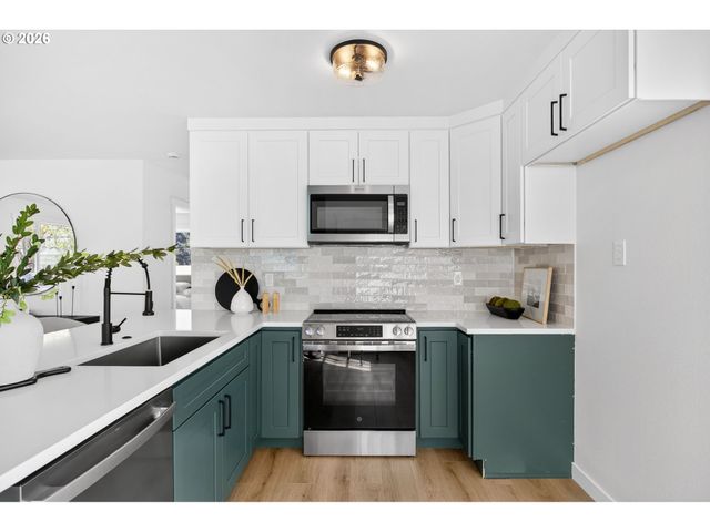 4915 Ne 79TH Ave, Portland, OR 97218