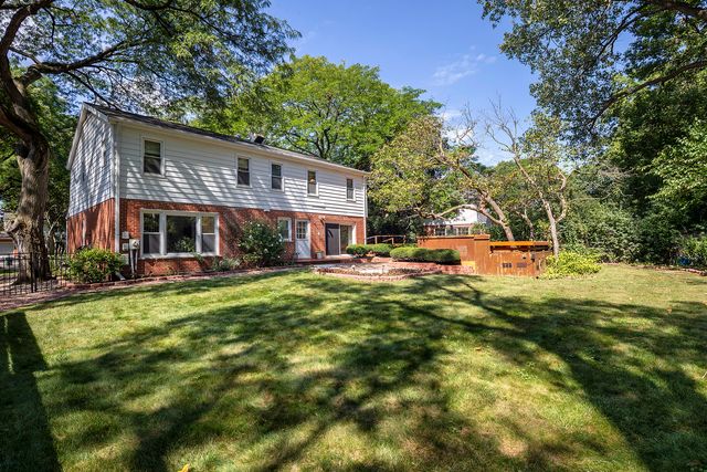 1515 Sequoia Trail, Glenview, IL 60025