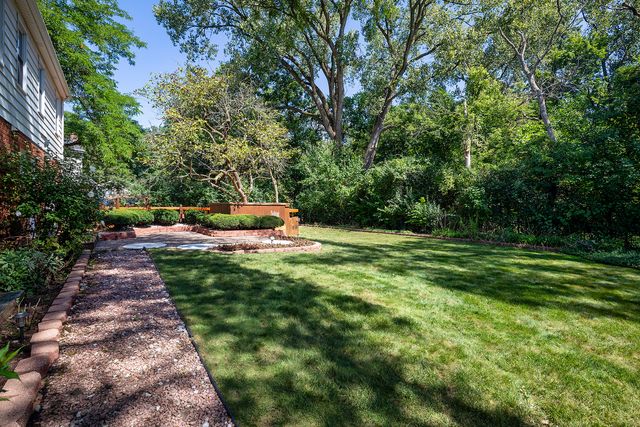 1515 Sequoia Trail, Glenview, IL 60025