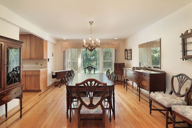 1515 Sequoia Trail, Glenview, IL 60025