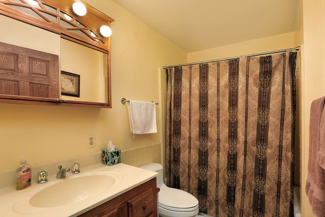 1515 Sequoia Trail, Glenview, IL 60025