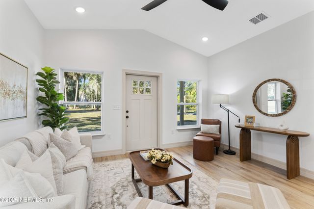 112 OLEANDER Drive, San Mateo, FL 32187