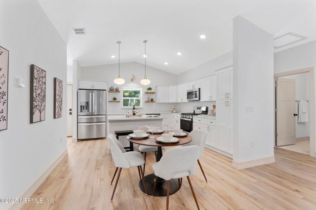 112 OLEANDER Drive, San Mateo, FL 32187