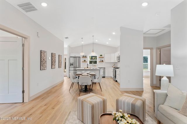 112 OLEANDER Drive, San Mateo, FL 32187