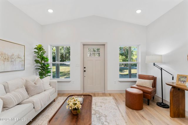 112 OLEANDER Drive, San Mateo, FL 32187