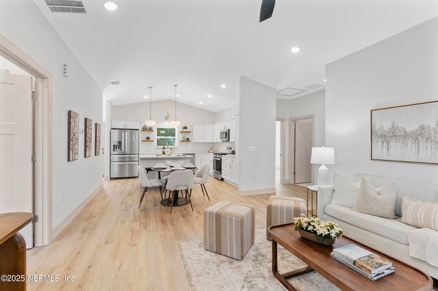 112 OLEANDER Drive, San Mateo, FL 32187