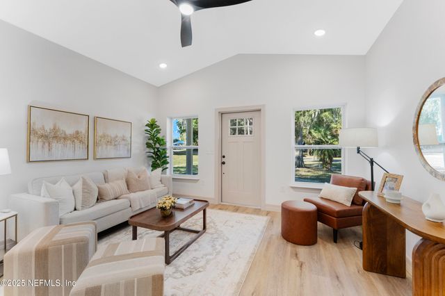 112 OLEANDER Drive, San Mateo, FL 32187