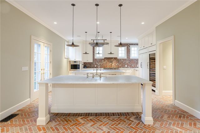 63 Coggeshall Avenue, Newport, RI 02840