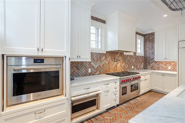 63 Coggeshall Avenue, Newport, RI 02840