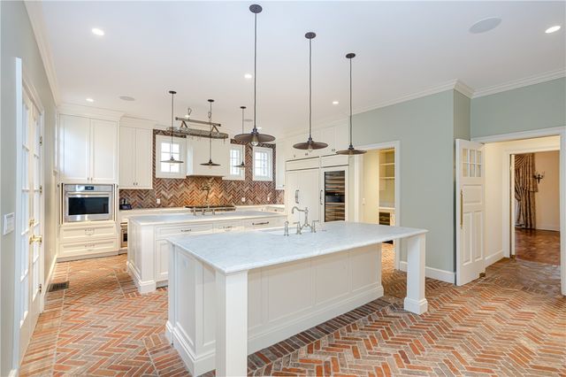 63 Coggeshall Avenue, Newport, RI 02840