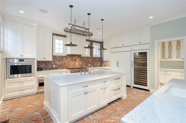 63 Coggeshall Avenue, Newport, RI 02840