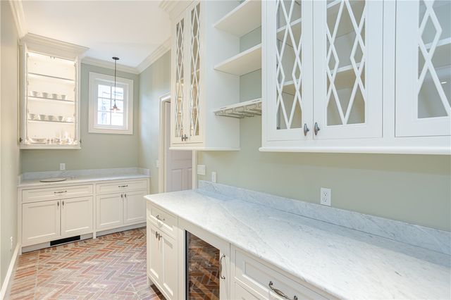 63 Coggeshall Avenue, Newport, RI 02840