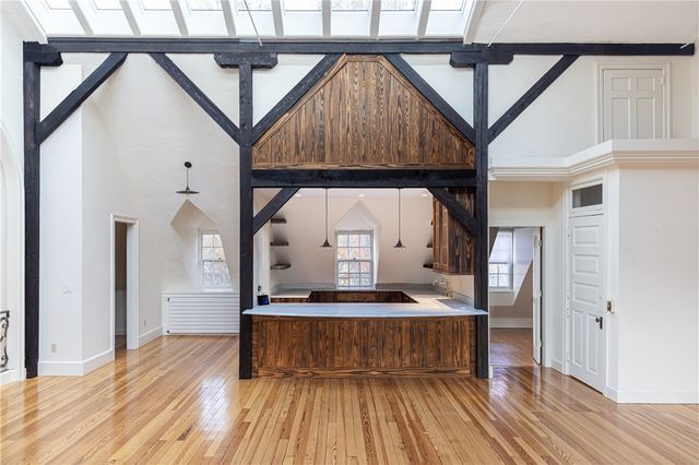 63 Coggeshall Avenue, Newport, RI 02840